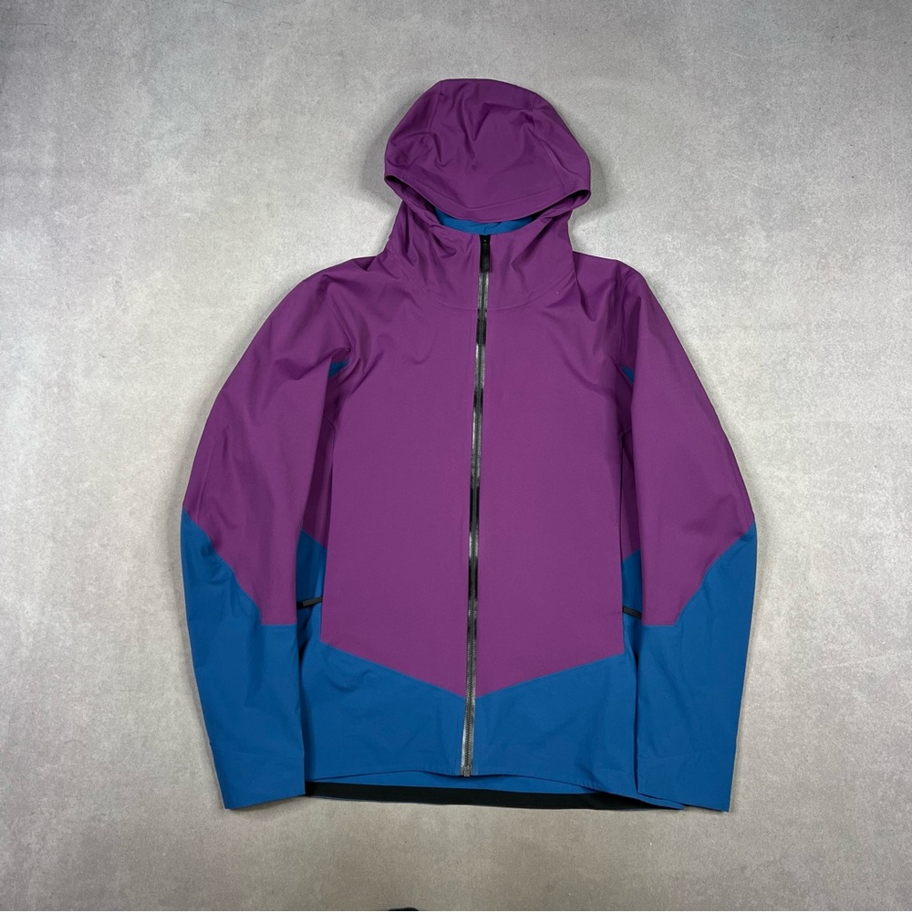 Arc'teryx Men's Purple and Blue Raincoat